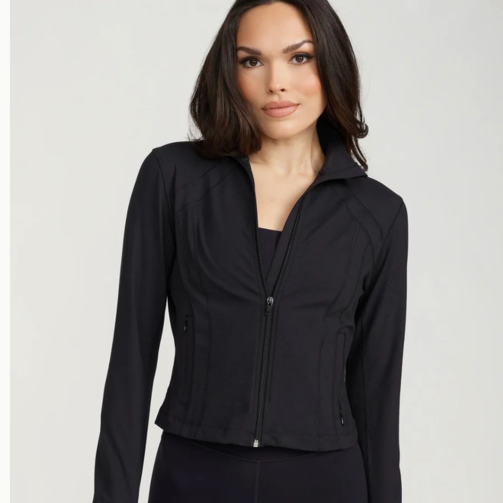 Southern Athletica Cropped Contour Jacket in Black Size 2
